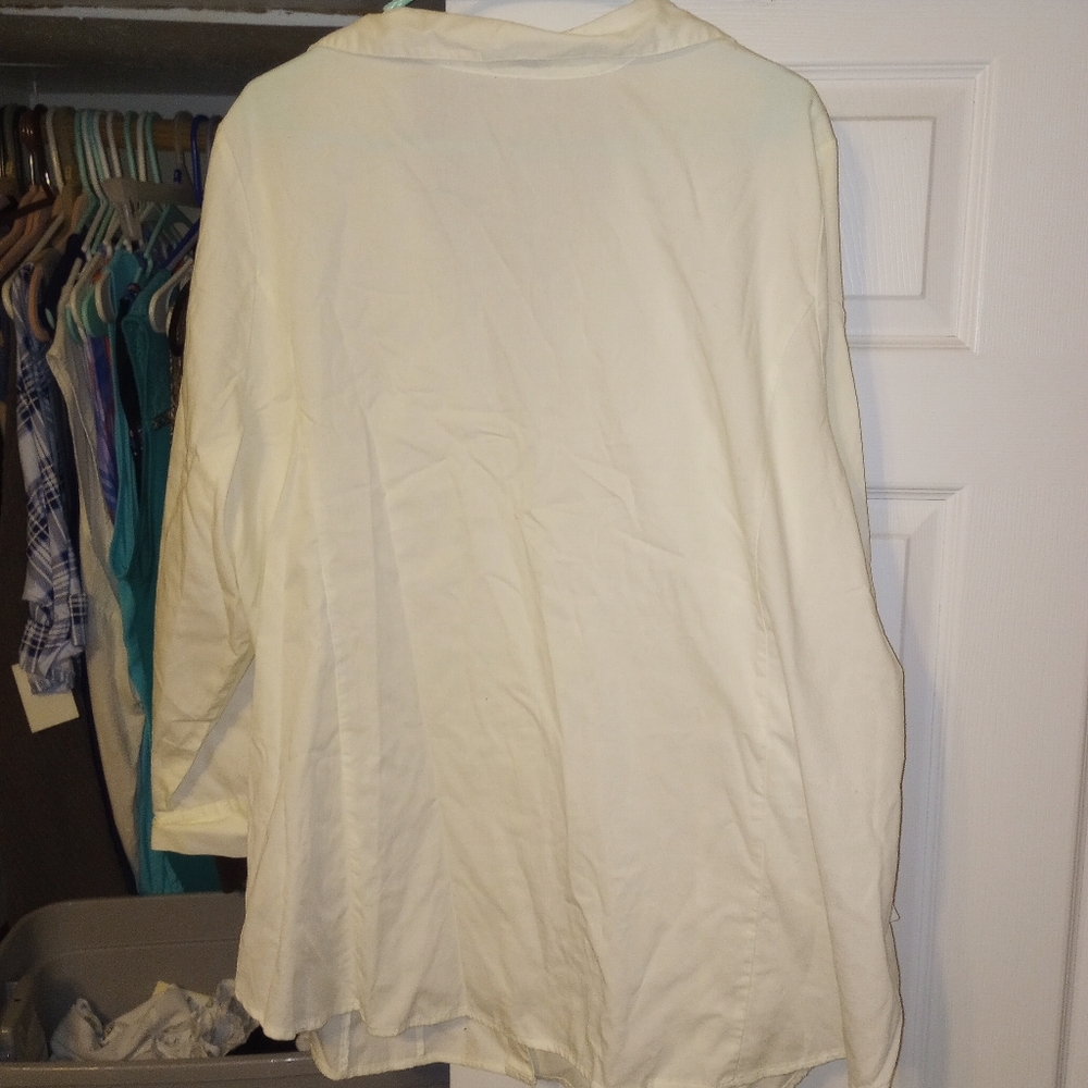 Button down shirt - Picture 2 of 3